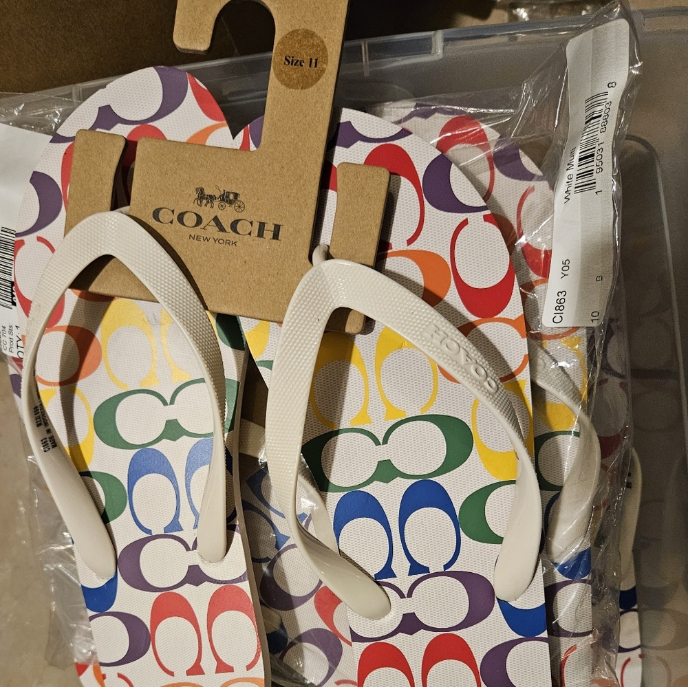 Coach Flip-flops - Picture 3 of 4